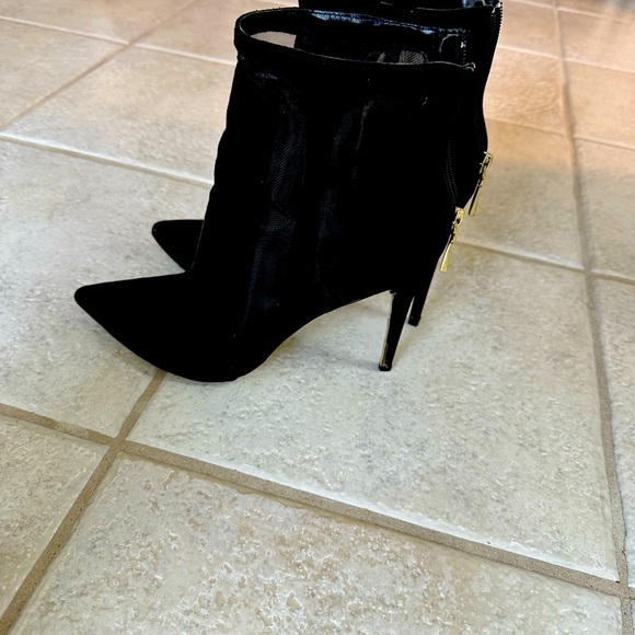 Size 10 Booties - Picture 1 of 3